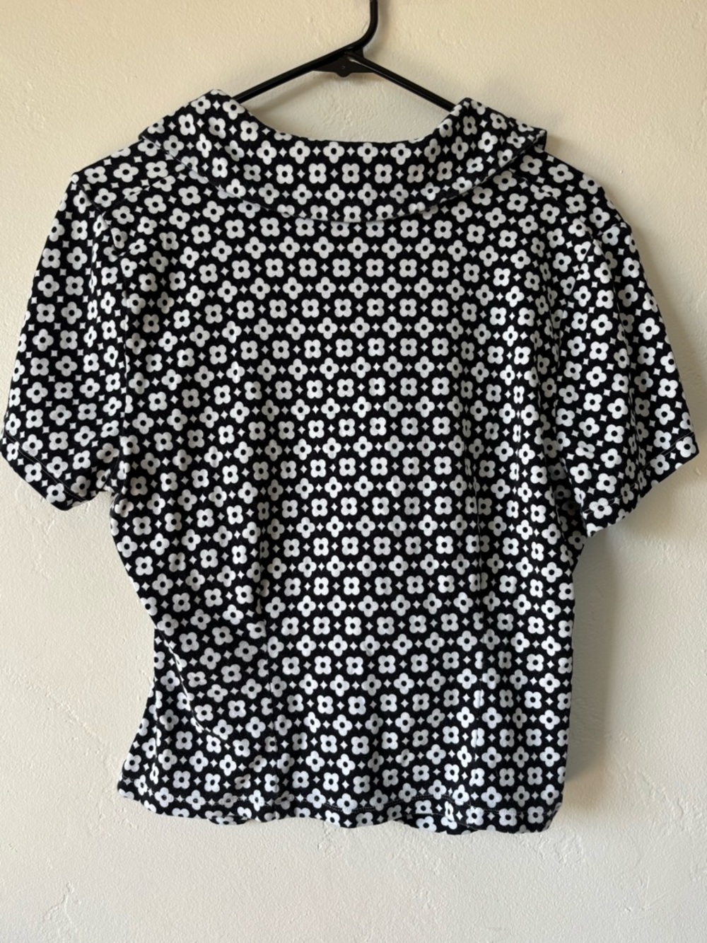 Anthropologie Black & White Floral Ruched Button-Front Top - Picture 3 of 6